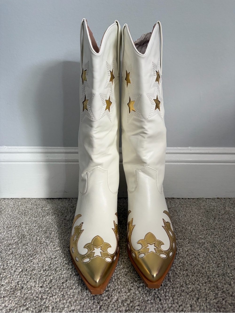 Women's White Leather Western Boots with Gold Toe Accents